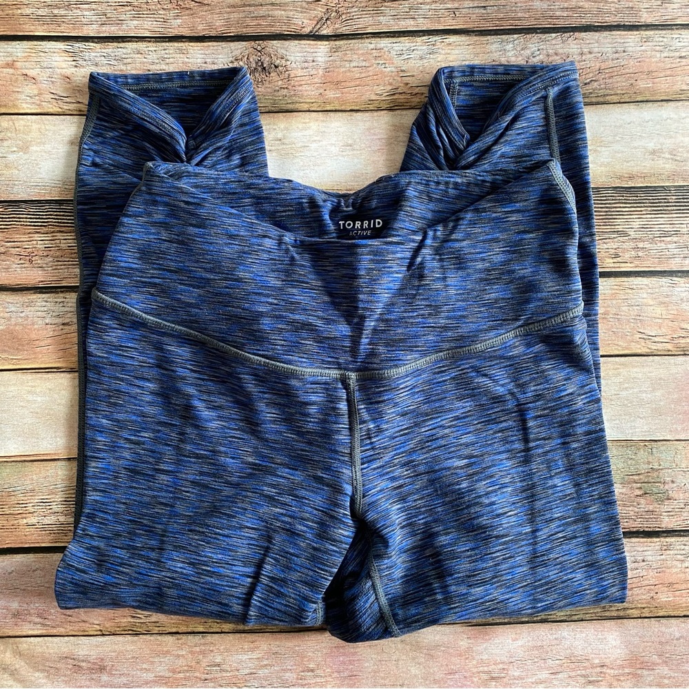 Torrid Active Blue & Gray Capri Leggings Size 0 Large